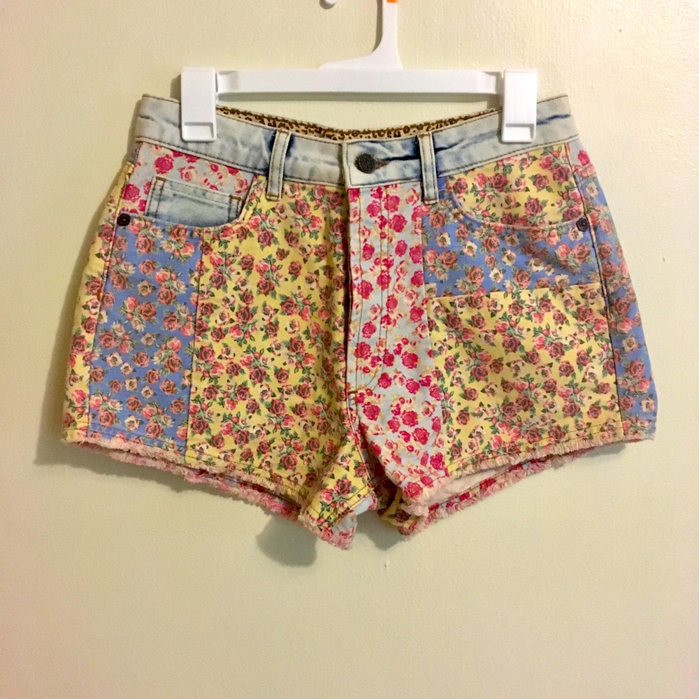 FARM 28 Floral shorts